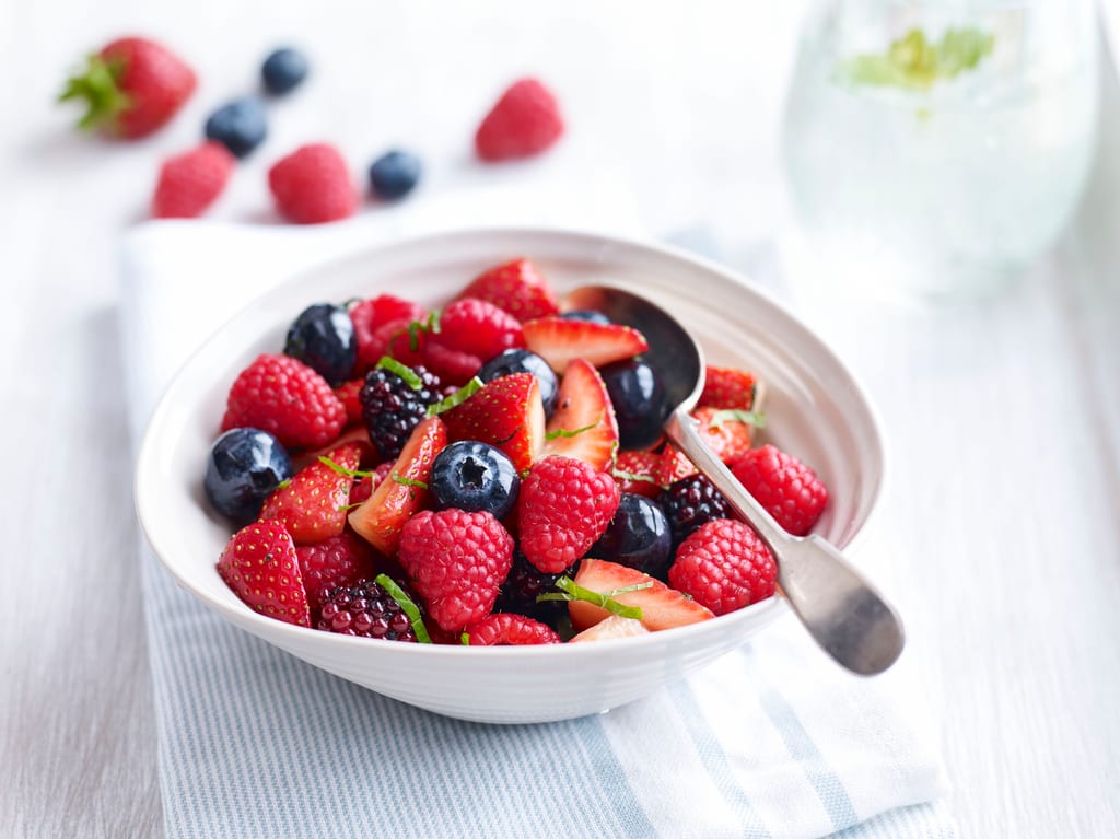 Berry World Fruit Salad LS 2 75isq2iur