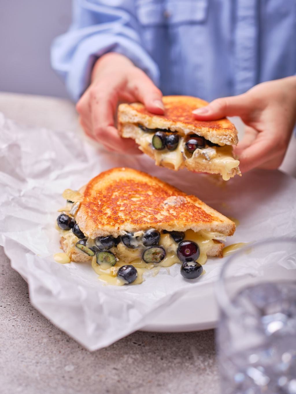 Blueberry and brie toastie interactive 1 Large