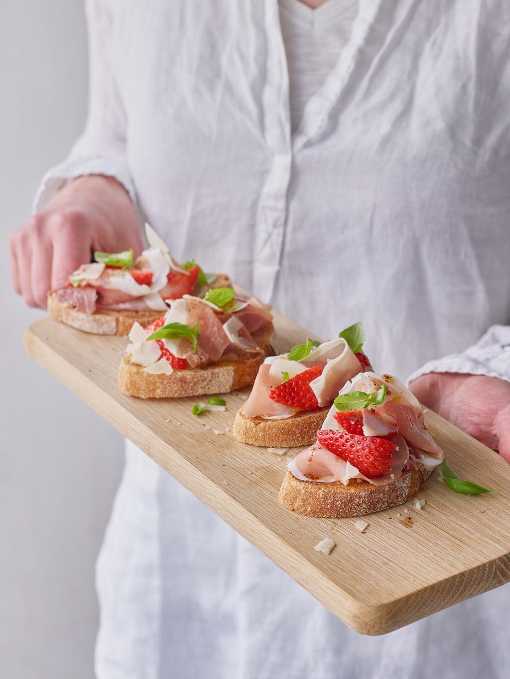 Strawberry parma ham crostini interaction WEB
